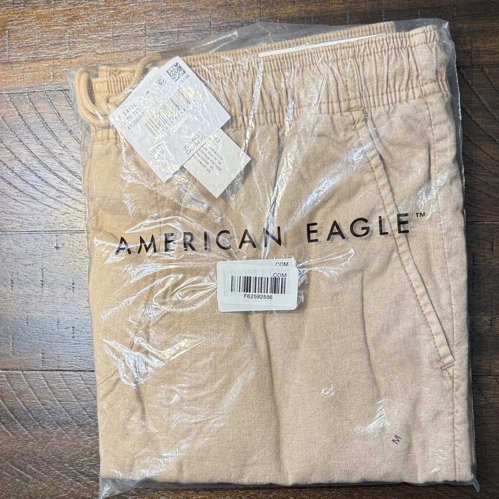 American Eagle Beige Trekker shorts